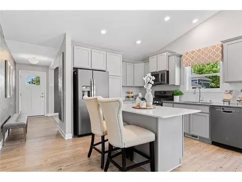 12419 Amber Dr, Rogers, MN 55374