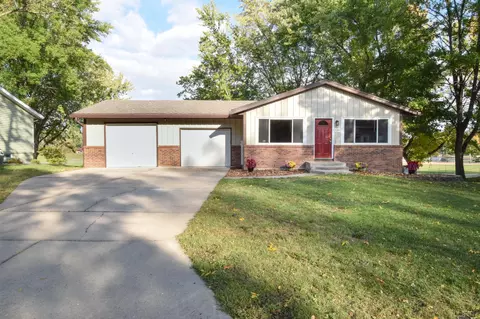 134 7th Ave NW, Lonsdale, MN 55046