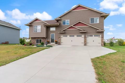 916 Nelson Ave, Mora, MN 55051