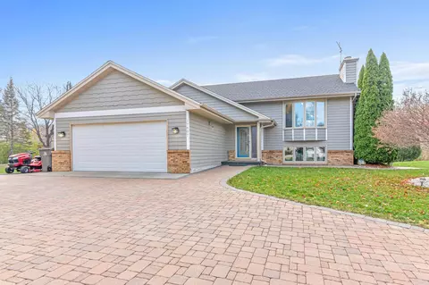 17807 Valley View Rd, Eden Prairie, MN 55346