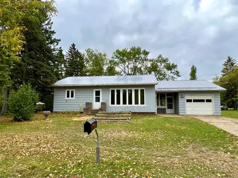 218 1st St NW, Menahga, MN 56464