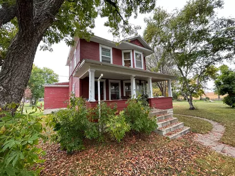 113 S Main St, Saint Leo, MN 56264