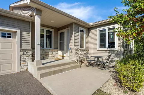 10610 57th Pl N, Plymouth, MN 55442