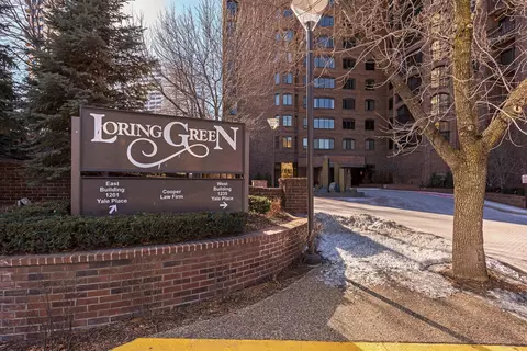 1201 Yale Pl #2106, Minneapolis, MN 55403