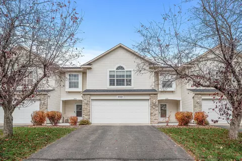 1059 Juniper Ct, Shakopee, MN 55379