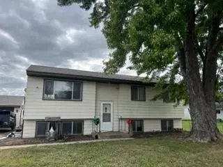 4032 70th St E, Inver Grove Heights, MN 55076