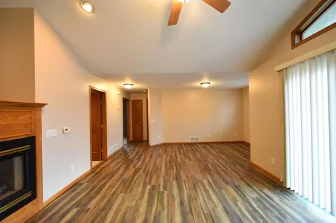 643 Sandy Ct, Wanamingo, MN 55983 photo 9