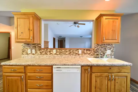 643 Sandy Ct, Wanamingo, MN 55983 photo 4