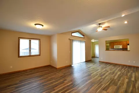 643 Sandy Ct, Wanamingo, MN 55983 photo 11