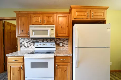 643 Sandy Ct, Wanamingo, MN 55983 photo 3