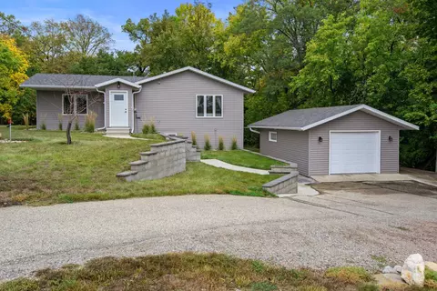 13189 Green Lake Blvd, New London, MN 56288