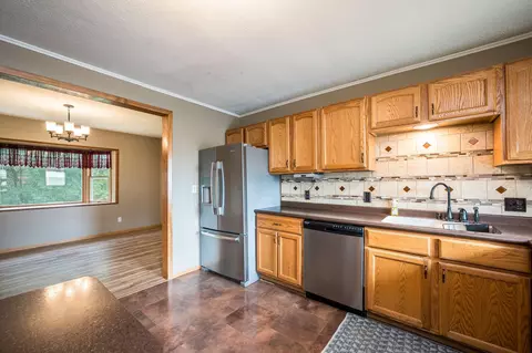 Kitchen - 1619 260th Ave, Granada, MN 56039 photo 3 of 4