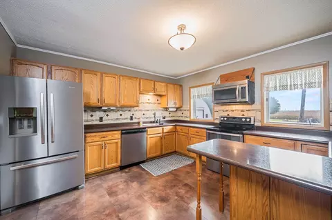 Kitchen - 1619 260th Ave, Granada, MN 56039 photo 1 of 4