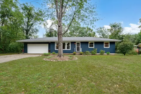 306 Lakeview Dr, North Hudson, WI 54016