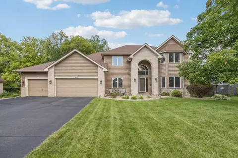9913 Lee Dr, Eden Prairie, MN 55347