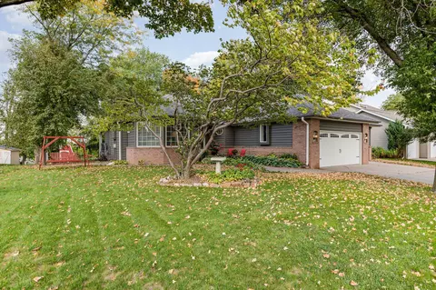 1006 Columbus Ave S, New Prague, MN 56071