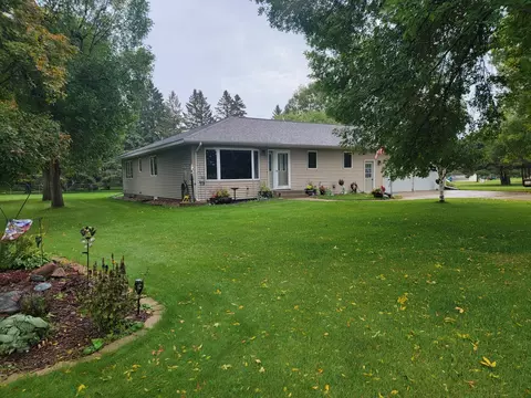 512 Pine Needle Dr, Perham, MN 56573 photo 2