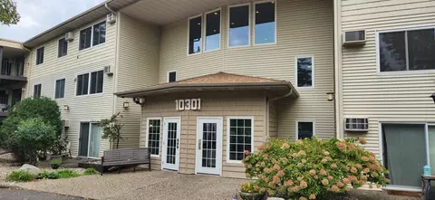 10301 Cedar Lake Rd #216, Minnetonka, MN 55305