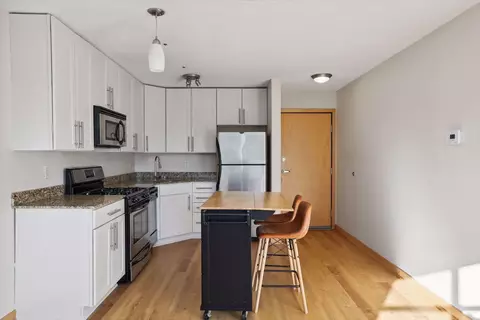 2532 1st Ave S #S101, Minneapolis, MN 55404
