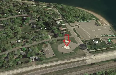 90 Lakeshore Dr, Big Lake, MN 55309
