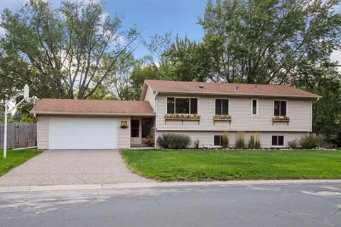 1772 Turquoise Trl, Eagan, MN 55122