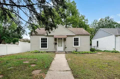 4940 Girard Ave N, Minneapolis, MN 55430