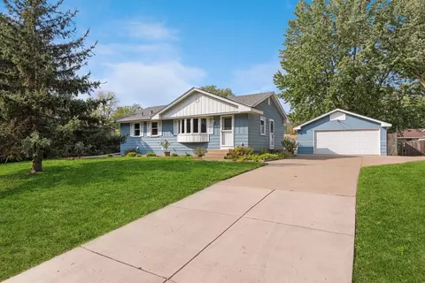 1924 Sugarloaf Trl, Brooklyn Park, MN 55444
