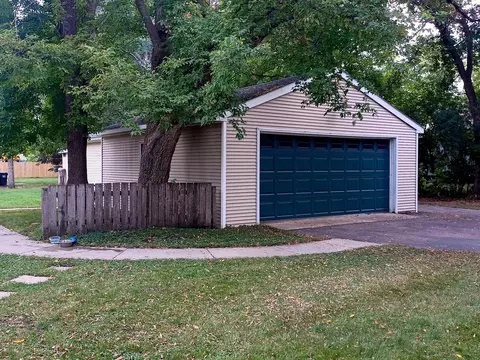 401 W 10th St, Morris, MN 56267 photo 2