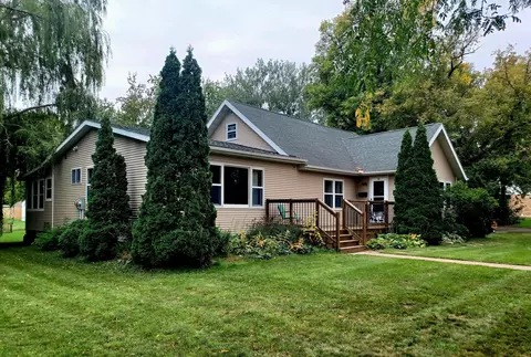 401 W 10th St, Morris, MN 56267