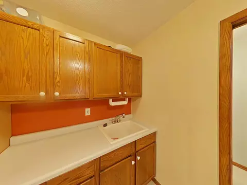 401 W 10th St, Morris, MN 56267 photo 12