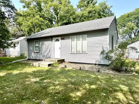 4927 North Rd, Circle Pines, MN 55014