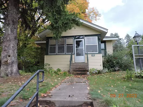 332 N Washington St, Saint Croix Falls, WI 54024