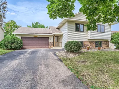 10646 Grant Dr, Eden Prairie, MN 55347