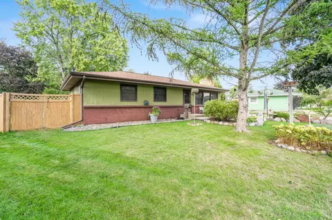 9818 4th Ave S, Bloomington, MN 55420