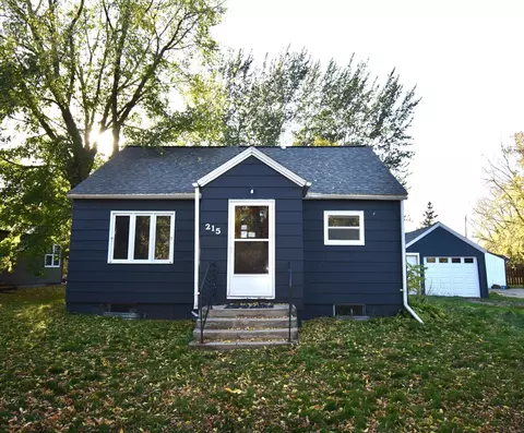 215 Roberts Ave NE, Warroad, MN 56763