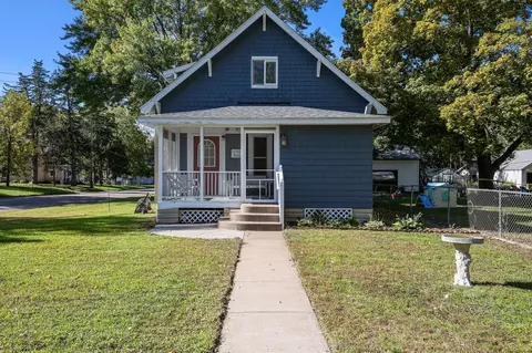 468 S Shore Dr, Forest Lake, MN 55025