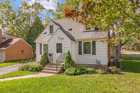 1865 Pascal St, Falcon Heights, MN 55113