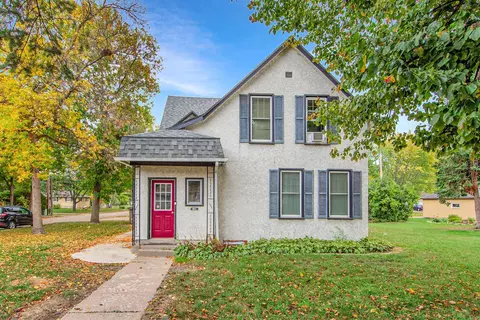 214 8th St NW, Little Falls, MN 56345