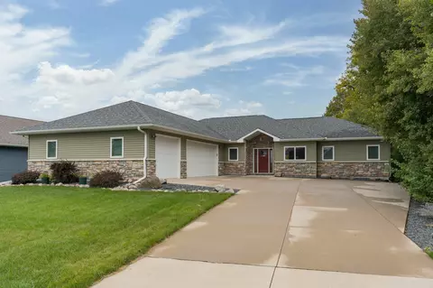 300 Muriefield Dr, Mankato, MN 56001
