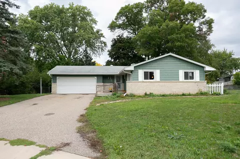 1401 Park Hills Ct, Woodbury, MN 55125