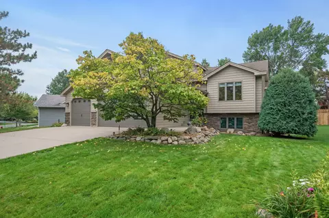 8523 Saratoga Ln, Eden Prairie, MN 55347