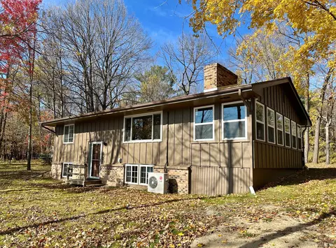 775 County 11 NW, Hackensack, MN 56452