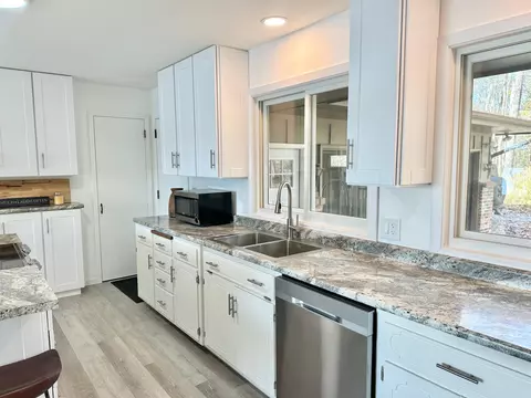 Kitchen - 775 County 11 NW, Hackensack, MN 56452 photo 5 of 9
