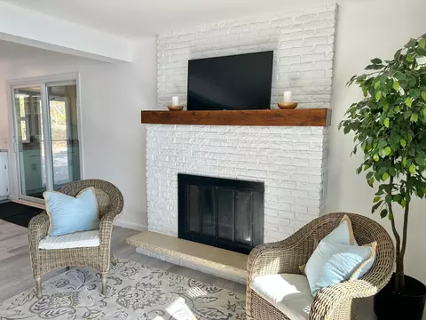 Living - 775 County 11 NW, Hackensack, MN 56452 photo 2 of 8
