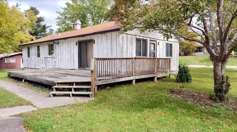 522 Vermilion Blvd E, Cook, MN 55723