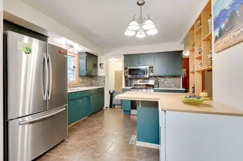 1774 Upper Afton Rd, Saint Paul, MN 55106