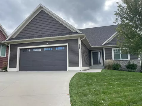 2374 Woodstone Ln SW, Rochester, MN 55902