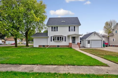 203 N James St, Fairmont, MN 56031