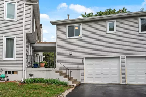 7431 Landau Curv, Bloomington, MN 55438