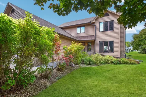 9231 Barrington Ter, Brooklyn Park, MN 55443
